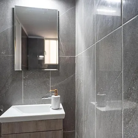 Modern And Spacious 2b