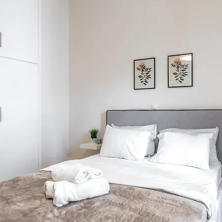 Modern And Spacious 2b *